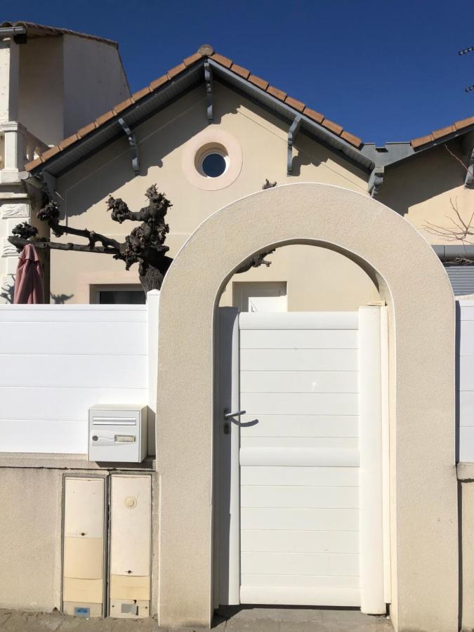 Maison En Bord De Mer Mauguio Exterior photo